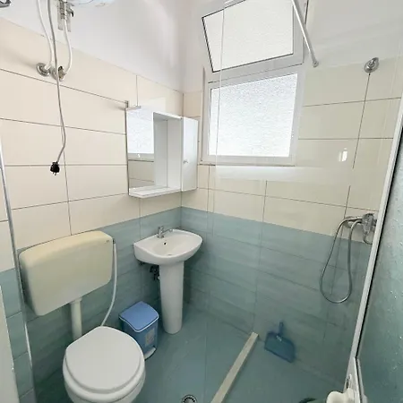 Holiday Rooms Shengjin *